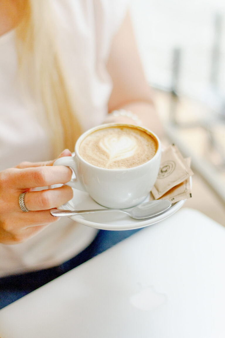 30 ways to get free coffee and hot drinks