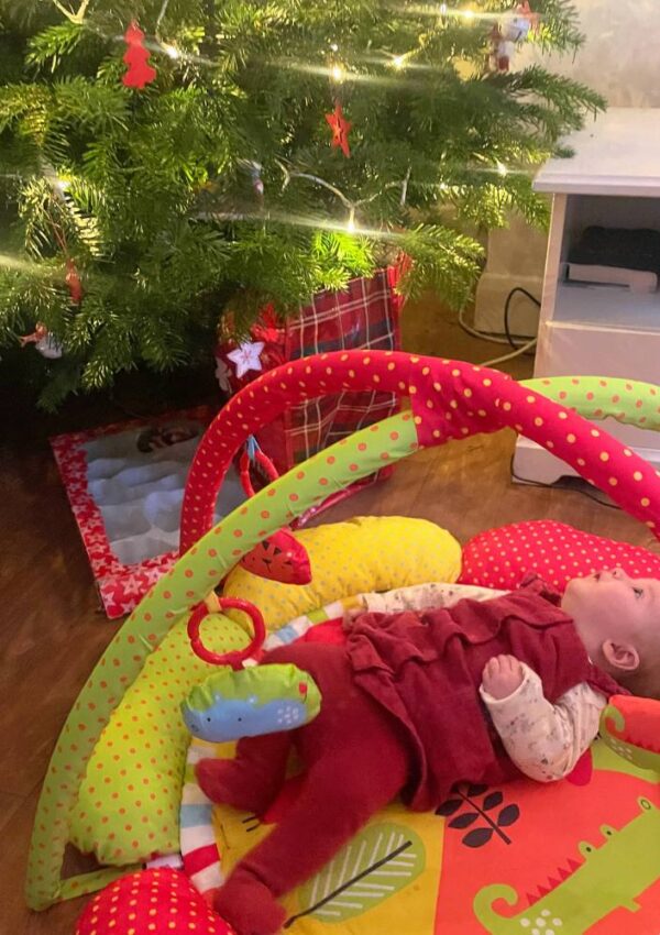 cheap and free Christmas baby activities